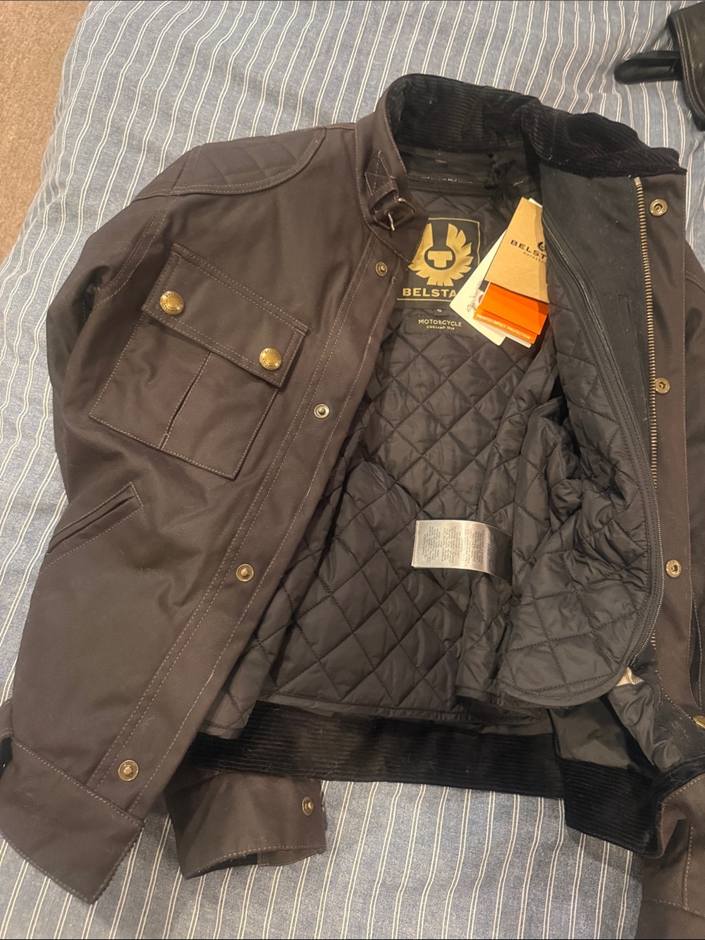 Belstaff Brooklands 2.0 Waxed Motorcycle Jacket, a classic short-style blouson - Picture 2 of 16
